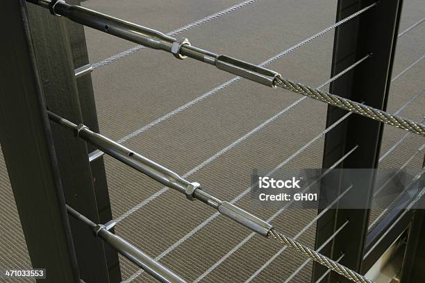 Stair Ringhiera Dettaglio - Fotografie stock e altre immagini di Parapetto - Barriera - Parapetto - Barriera, Cavo - Componente elettrico, Cavo d'acciaio
