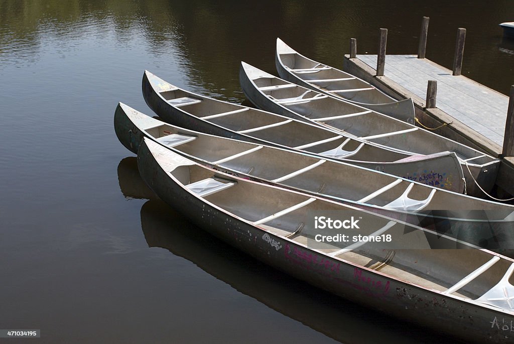 Cinque canoa sull'acqua - Foto stock royalty-free di Acqua