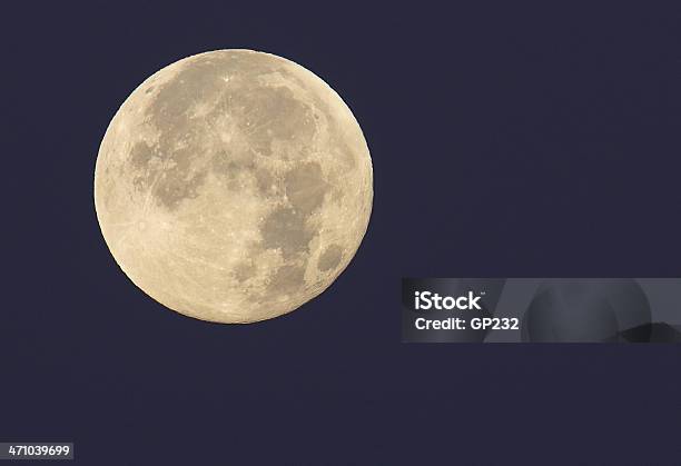 Vollmondnahaufnahme Stockfoto und mehr Bilder von Mond - Mond, Mondoberfläche, Voll