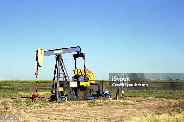 Масло Pumpjack — стоковые фотографии и другие картинки Без людей - Без людей, Горизонтальный, Изделие