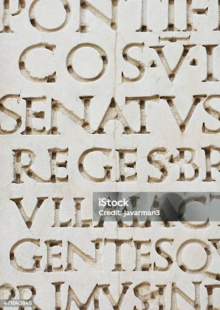Roman Lettere - Fotografie stock e altre immagini di Arte - Arte, Acqua, Antico - Condizione
