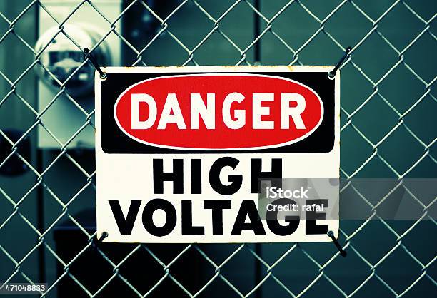 危険な高電圧 - 警告標識のストックフォトや画像を多数ご用意 - 警告標識, 高電圧, 危険