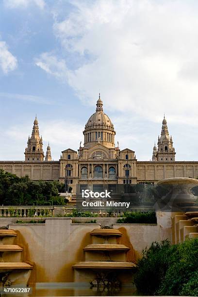 Barcellona Palau Nacional - Fotografie stock e altre immagini di Arte - Arte, Barcellona - Spagna, Collina di Montjuïc