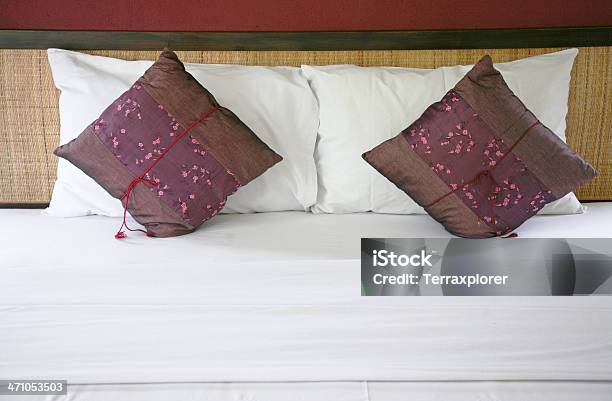 枕で整えたベッドをご用意 - きちんとしているのストックフォトや画像を多数ご用意 - きちんとしている, くつろぐ, まったり