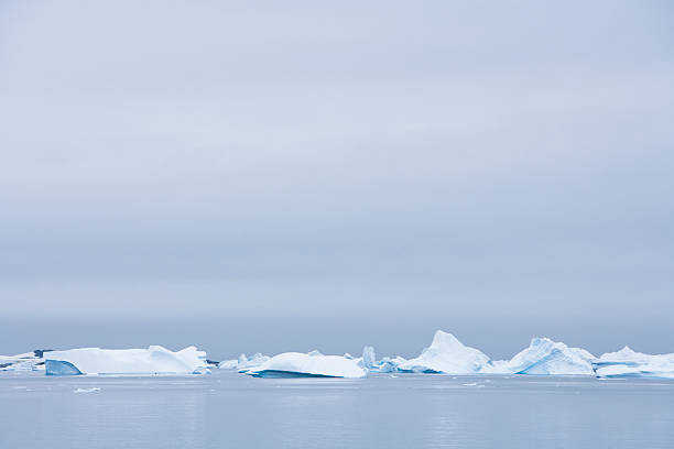 icy antártica paisagem - rough antarctica wintry landscape south pole - fotografias e filmes do acervo