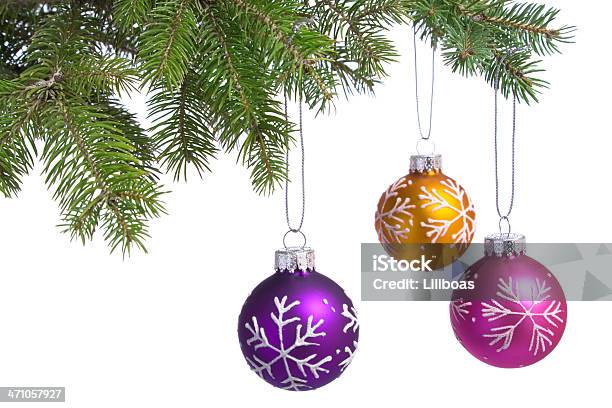 Árvore De Natalah Vertical Xl - Fotografias de stock e mais imagens de Bola de Árvore de Natal - Bola de Árvore de Natal, Cor de rosa, Laranja - Cores