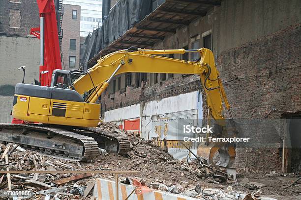 Rozbiórki Excavator W Ośrodku - zdjęcia stockowe i więcej obrazów Demolować - Demolować, Przemysł budowlany, Nowy Jork