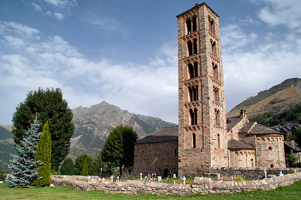 istock Sant Climent de Taull romanesque church 471058868