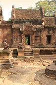tempel-banteay-srei-complex.jpg?b=1&s=170x170&k=20&c=b7keB_uykNFzLp0lBSwh7TglvX7GlGpQHlgEn1bEYlM=