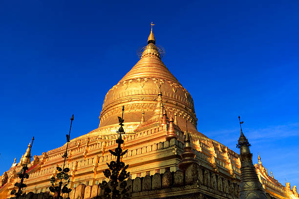 Shwezigon Paya, Bagan, Myanmar