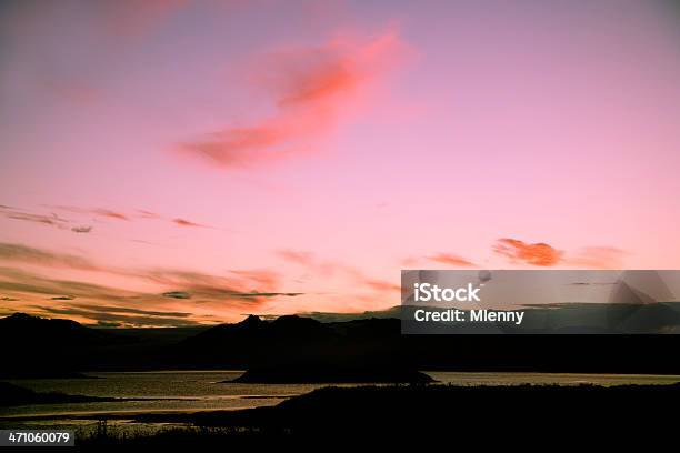 Crepuscolo Scenaislanda - Fotografie stock e altre immagini di Acqua - Acqua, Ambientazione esterna, Ambiente