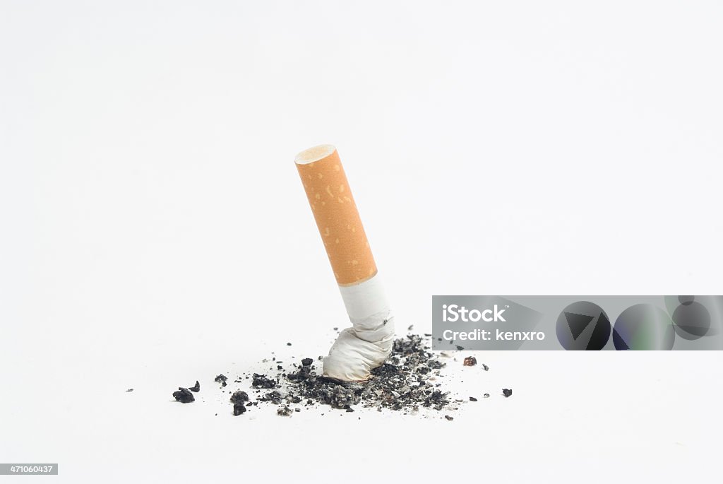 Điếu Thuốc Lá Hình ảnh Sẵn có - Tải xuống Hình ảnh Ngay bây giờ - Thuốc lá  - Sản phẩm thuốc lá, Gạt tàn, Phổi - iStock