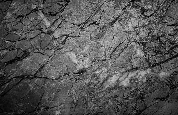 texture de mur en pierre noire - monolithe photos et images de collection