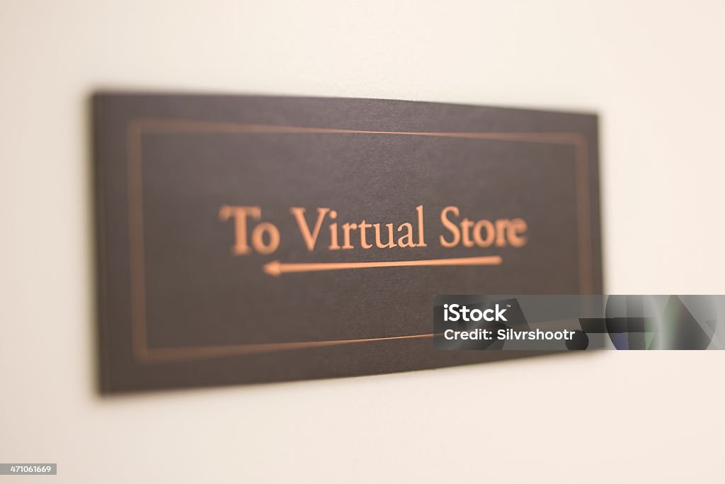 Schild zeigt den Weg zum "virtuellen" Geschäft - Lizenzfrei Abstrakt Stock-Foto