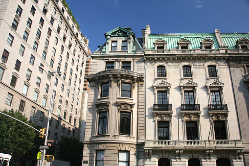 Elegant townhouses and luxury apartment buildings in Upper East Side, Manhattan, New York City, NY, USA.