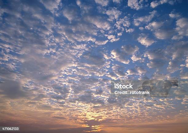 Wschód Słońca - zdjęcia stockowe i więcej obrazów Bez ludzi - Bez ludzi, Biały, Chmura