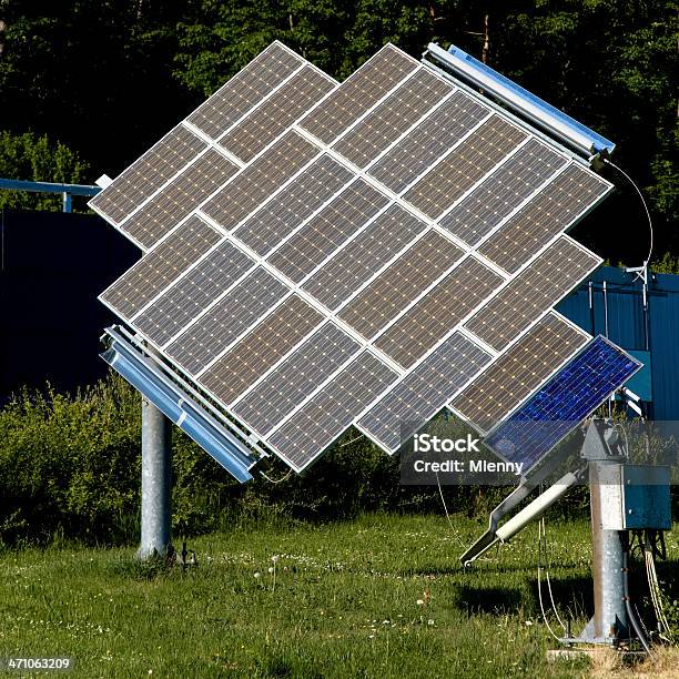 Sonnenkollektor Alternative Energy Stockfoto und mehr Bilder von Bildhintergrund - Bildhintergrund, Blau, Elektrizität