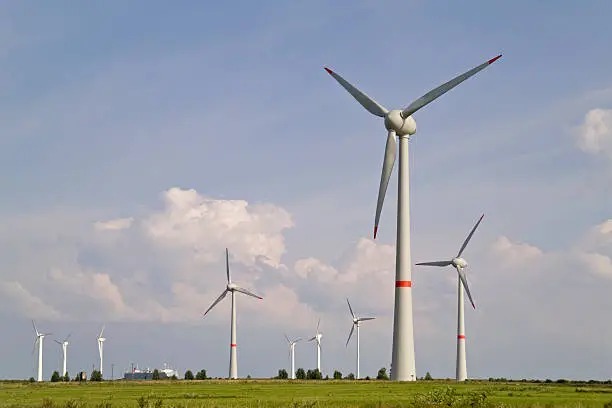 ENERCON wind turbine type E-112 (4.5 megawatts, hub height 124 m, rotor diameter 112.8 m) near Emden