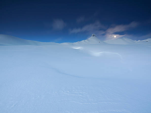 istock Mount Spitzmeilen next to the sinking moon 471065686