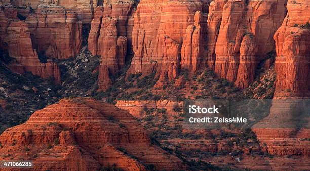 Magníficas Formaciones De Red Rocks De Sedona Foto de stock y más banco de imágenes de Parque Estatal Rocas Rojas - Parque Estatal Rocas Rojas, Red Rocks, Acantilado