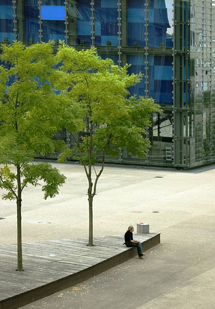 istock Big city, small girl, alone 471066417