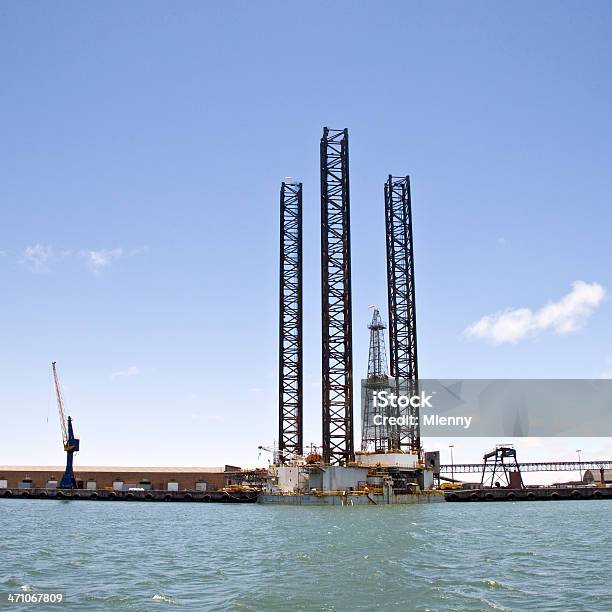 Sitio De Construcción De Plataforma De Petróleo Foto de stock y más banco de imágenes de Namibia - Namibia, Producción de combustible y energía, Acero