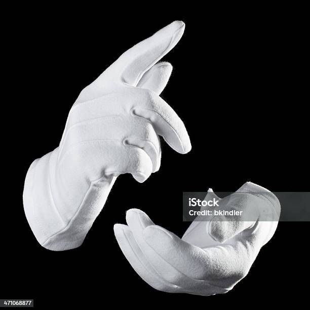 Photo libre de droit de Les Mains banque d'images et plus d'images libres de droit de Paire de gants - Paire de gants, Blanc, Gants habillés