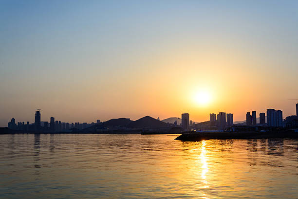 istock Silhouette of the city 471072326