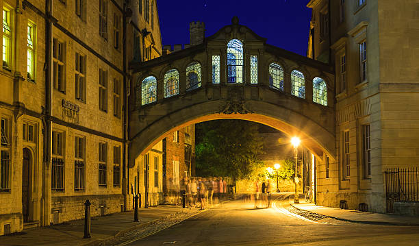 嘆きの橋夜のオクスフォード - bridge of sighs ストックフォトと画像