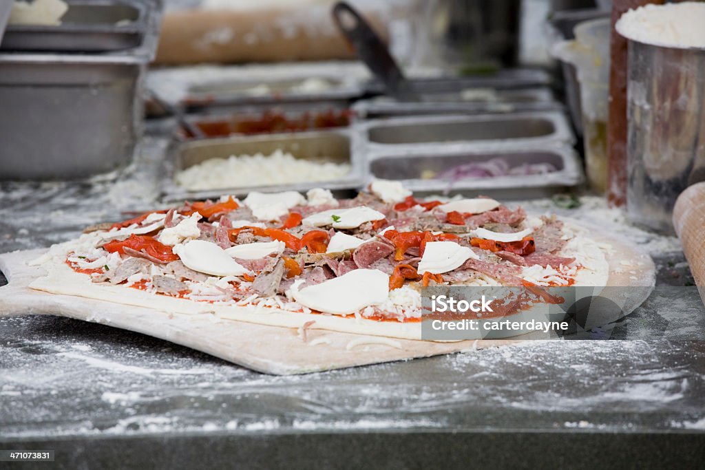 Fogo no Forno de pizza fresca Feito a Mão - Royalty-free Pizza Foto de stock