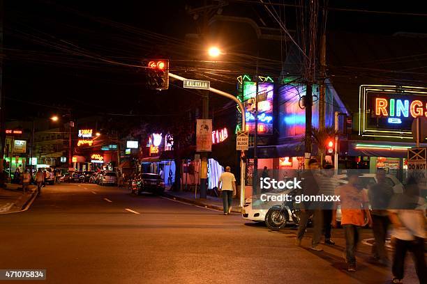 La Vita Notturna Via Burgos A Makati District Manila Filippine - Fotografie stock e altre immagini di 2015