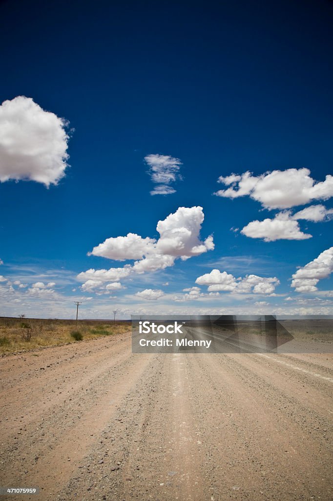 Dirt Road West Africa - Foto stock royalty-free di Africa