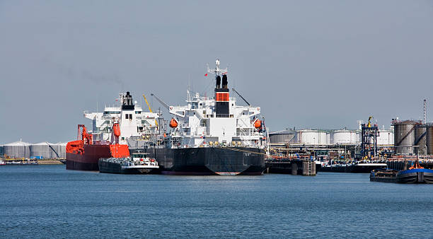istock Oil tankers 471078029