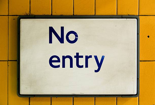 istock Old English No entry sign 471079095