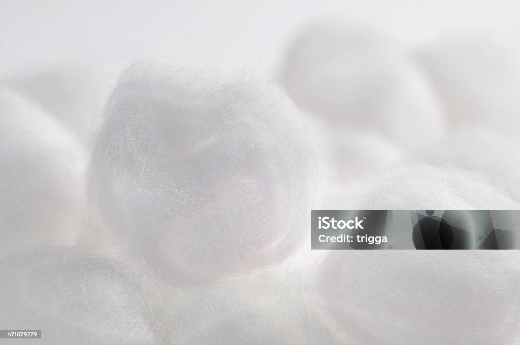 Batuffoli di cotone - Foto stock royalty-free di Ovatta