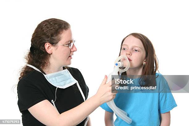 Niño Y Medicina Foto de stock y más banco de imágenes de 20 a 29 años - 20 a 29 años, 30-39 años, Adulto