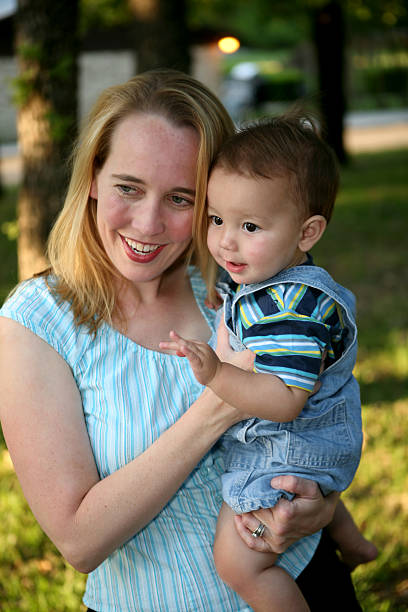 istock Mom and Baby 471079721