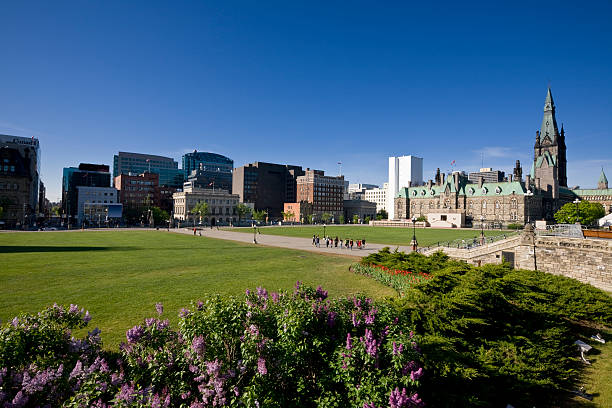 istock Ottawa  Parliament Hill Lawn 471081955