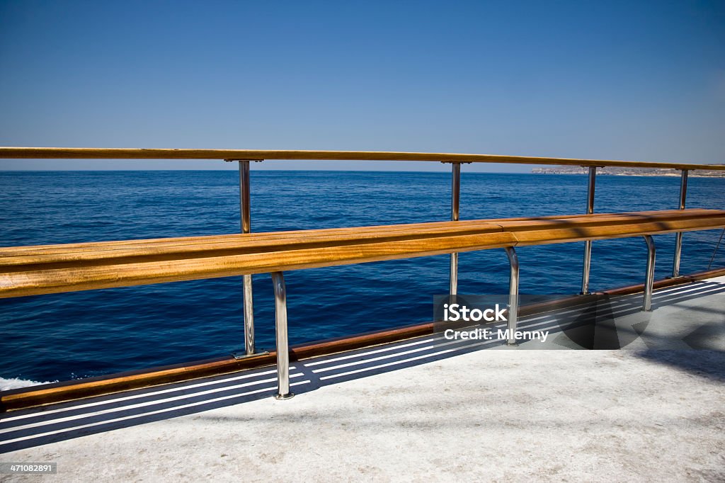 Panchina in barca a vela - Foto stock royalty-free di Acqua
