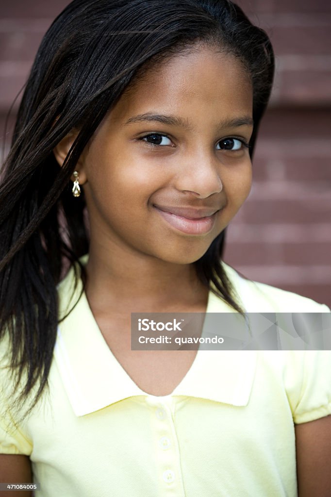 Elementary Age （小学校低学年）アフリカ系アメリカ人の少女のポートレート - 1人のロイヤリティフリーストックフォト
