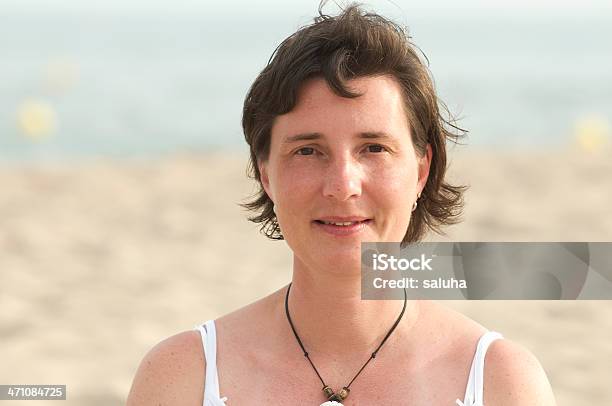 Ritratto Di Una Donna - Fotografie stock e altre immagini di Forte contrasto - Forte contrasto, Ritratto, Acqua