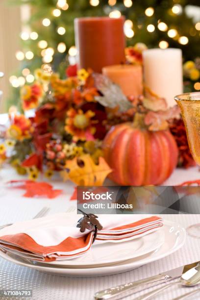 Vacaciones Comedor Foto de stock y más banco de imágenes de Otoño - Otoño, Día de Acción de Gracias, Corona - Arreglo floral