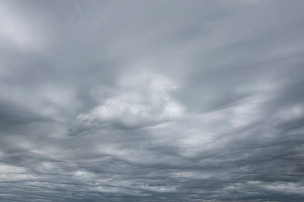 krajobraz z chmurami - regenwetter zdjęcia i obrazy z banku zdjęć