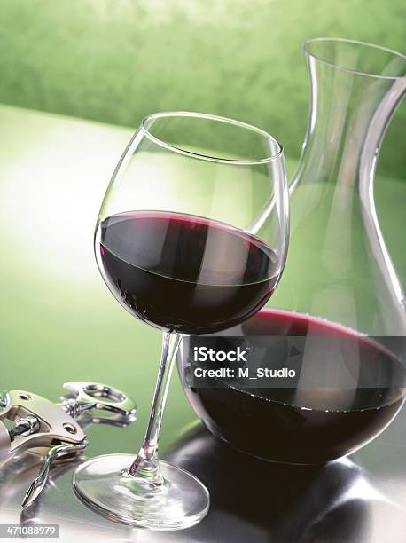 Wein Stockfoto und mehr Bilder von Alkoholisches Getränk - Alkoholisches Getränk, Dekantiergefäß, Drei Gegenstände