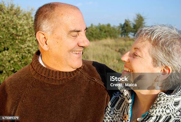 Foto de Feliz Casal De Idosos e mais fotos de stock de 50-54 anos - 50-54 anos, 55-59 anos, 60-64 anos