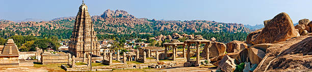 パノラマに広がる virupaksha 寺院、ハンピ,インド - virupaksha ストックフォトと画像