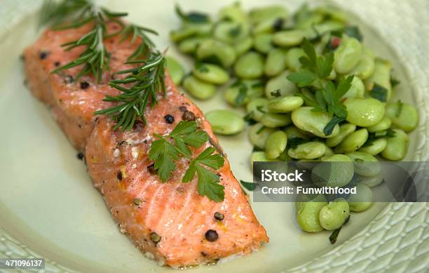 Salmone Cena Barbecue - Fotografie stock e altre immagini di Fagiolo di Lima - Fagiolo di Lima, Colore verde, Alimentazione sana