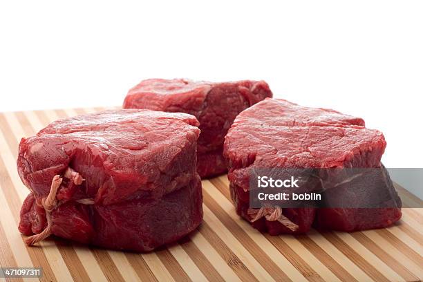 Wołowina Filet Mignon - zdjęcia stockowe i więcej obrazów Bez ludzi - Bez ludzi, Białe tło, Czerwone mięso