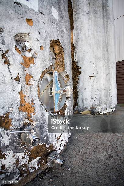 Foto de Tanques De Vinho e mais fotos de stock de Agricultura - Agricultura, Antigo, Comida e bebida