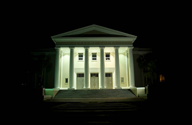 Corte Suprema de Florida en la noche - foto de stock